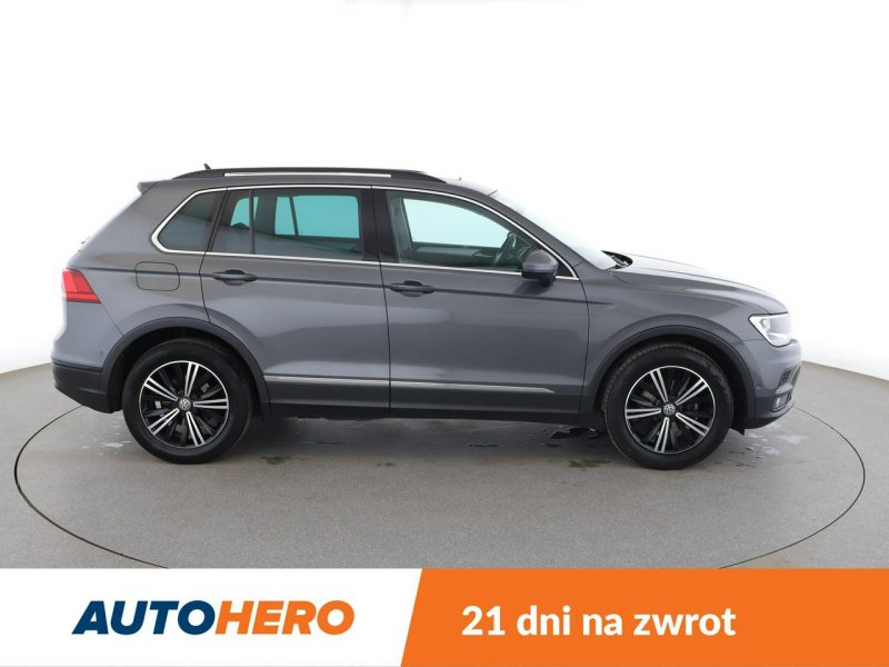 Volkswagen Tiguan skóra navi panorama grzane fotele kamera i czujniki parowania hak II (2016-2024)