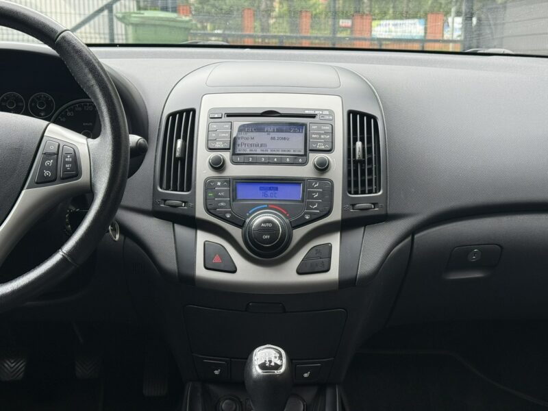 Hyundai i30 1.4 Benzyna | Serwisowany | Gwarancja | Bogate wyposażenie | Zadbany I (2002-2013)