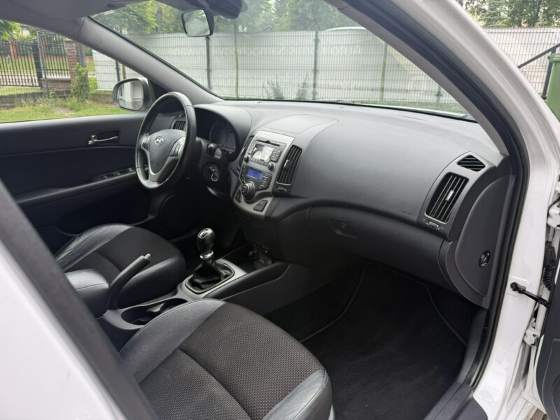 Hyundai i30 1.4 Benzyna | Serwisowany | Gwarancja | Bogate wyposażenie | Zadbany I (2002-2013)