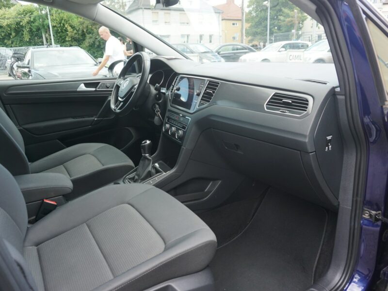 Volkswagen Golf Sportsvan zarejestrowany, ubezpieczony, niski przebieg I (2014-)