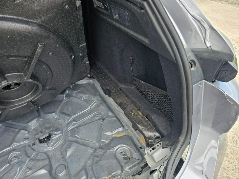 Peugeot 308 Peugeot 308 Bogate wyposażenie Model 2025 T9 (2014-2021)