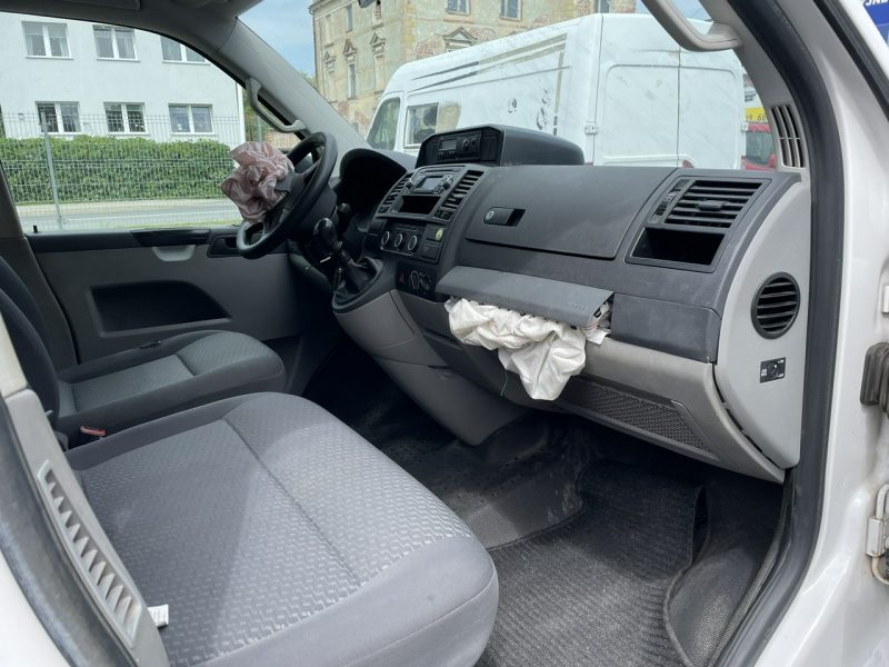 Volkswagen Transporter Volkswagen Transporter Long 2.0-140KM 9-osobowy Model 2015 T5