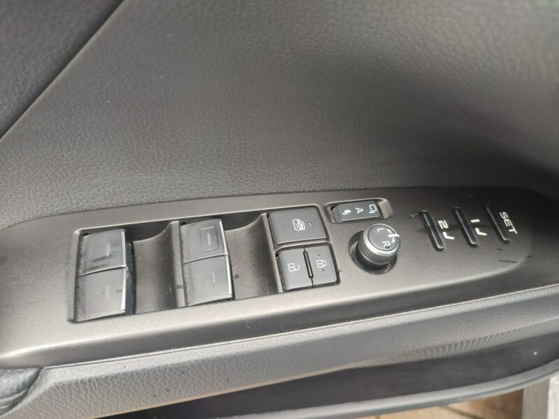 Toyota Camry EXECUTIVE VIP salon RP F 23% bezwypadkowa Gwarancja IX (2018-)