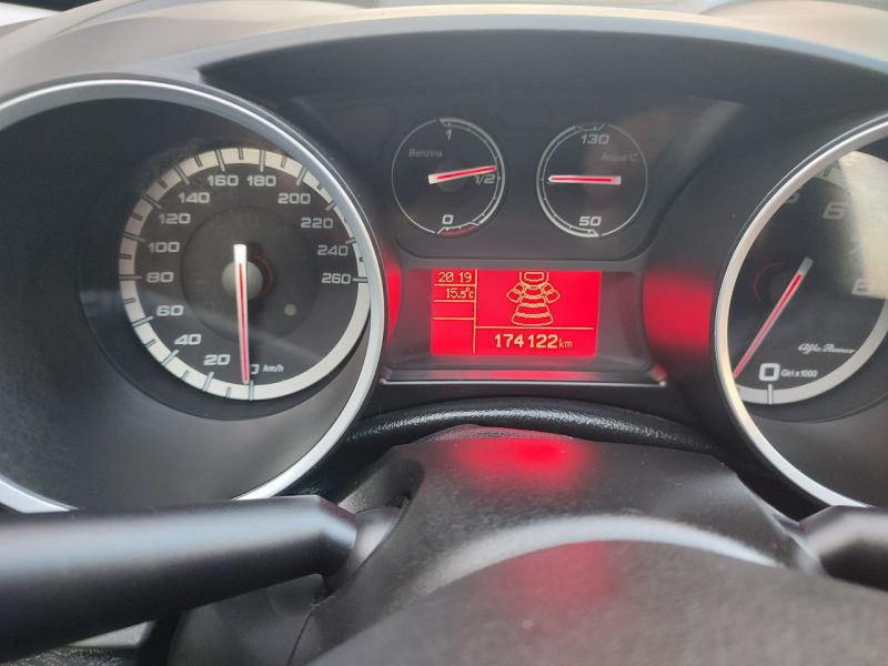 Alfa Romeo Giulietta GAZ salon RP zadbana serwis Gwarancja