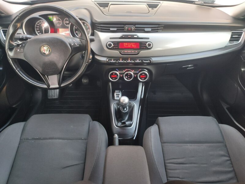 Alfa Romeo Giulietta GAZ salon RP zadbana serwis Gwarancja