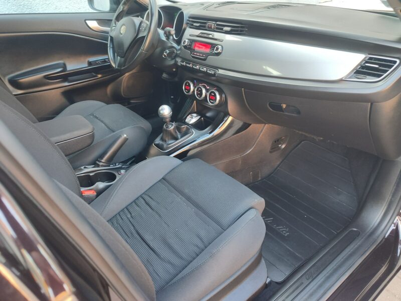 Alfa Romeo Giulietta GAZ salon RP zadbana serwis Gwarancja