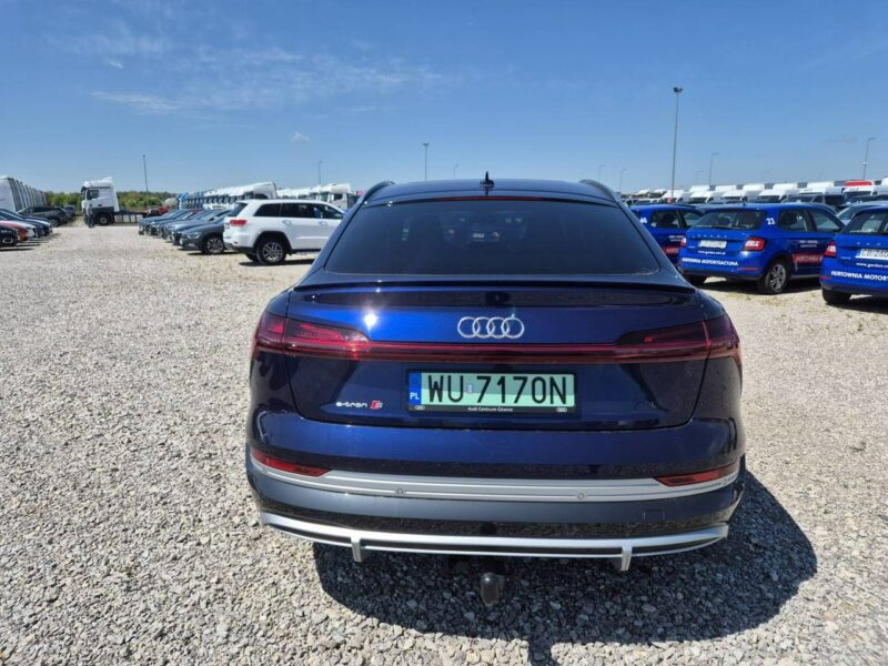 Audi e-tron