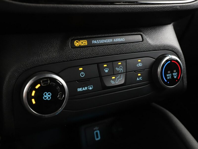 Ford Focus ST-Line Navi Kamera cofania automatyczna klimatyzacja Bluetooth Mk4 (2018-)