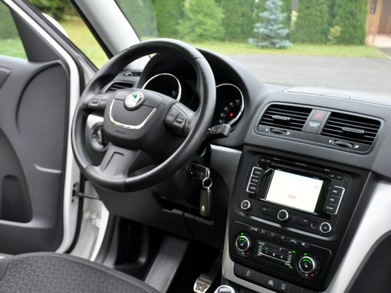 Škoda Yeti 2.0TDI(170KM)*4x4*Xenon*Navi*Panorama*Klimatronik*Reling*Welur*Alu17" I (2009-)