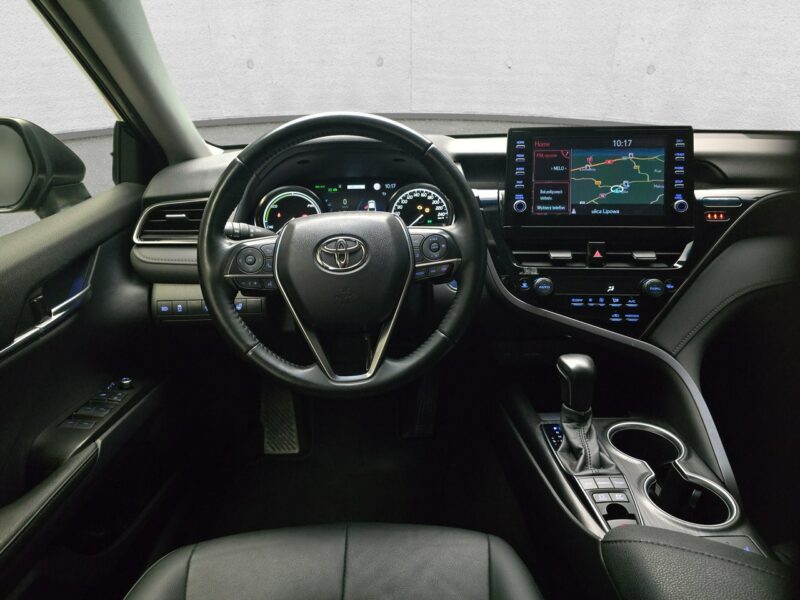 Toyota Camry IX (2018-)