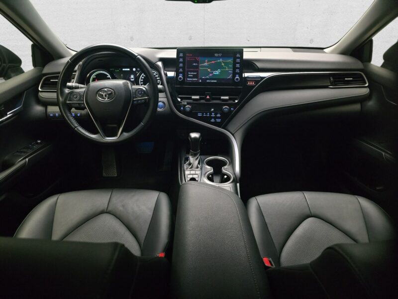 Toyota Camry IX (2018-)