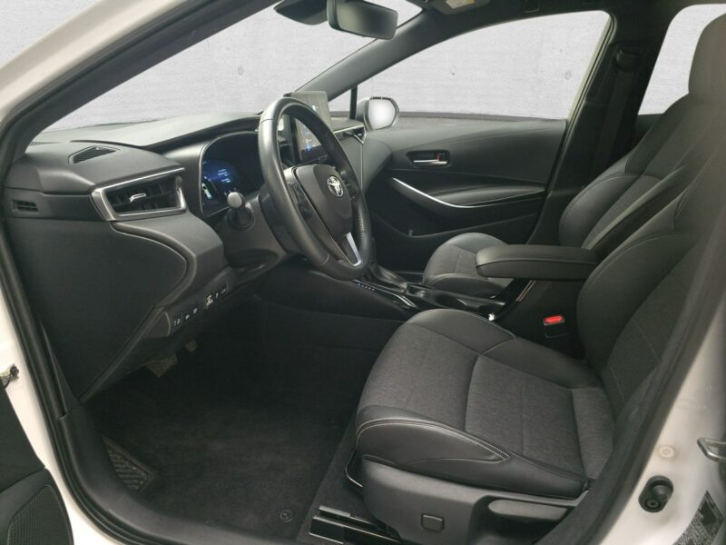 Toyota Corolla Seria E16 (2012-)