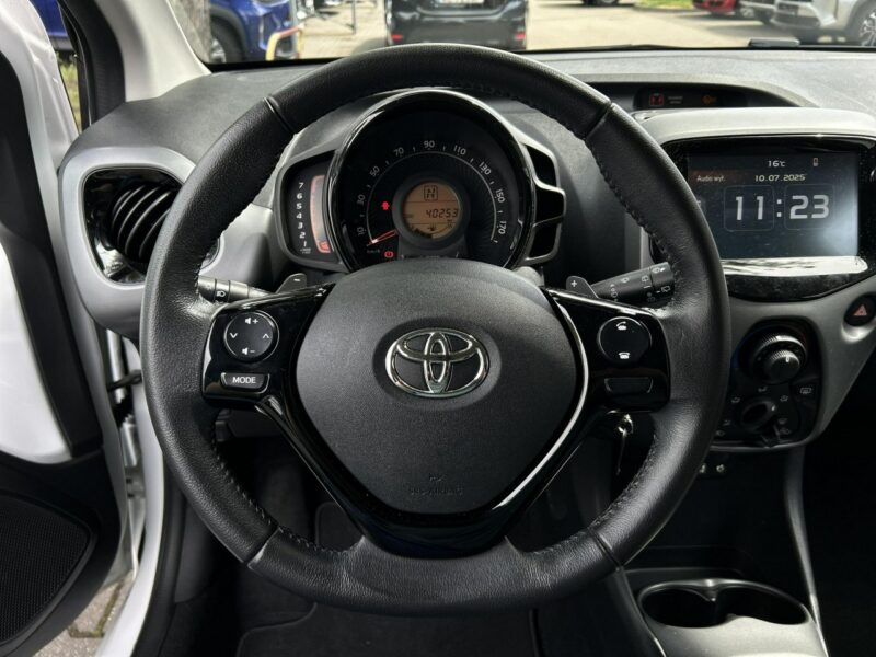Toyota Aygo 1.0 VVTi 72KM X-PLAY TECH STYLE, salon Polska, gwarancja, II (2014-)