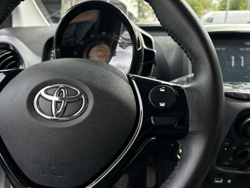 Toyota Aygo 1.0 VVTi 72KM X-PLAY TECH STYLE, salon Polska, gwarancja, II (2014-)