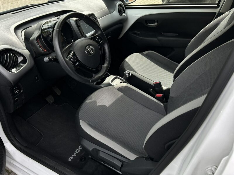 Toyota Aygo 1.0 VVTi 72KM X-PLAY TECH STYLE, salon Polska, gwarancja, II (2014-)