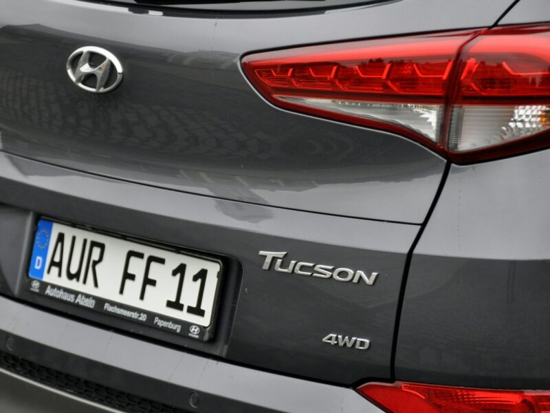 Hyundai Tucson 2.0CRDi(136KM)*4WD*Led*Navi*Kamera*Grzana Kierowni*Welur*Reling*Alu17" III (2015-2020)