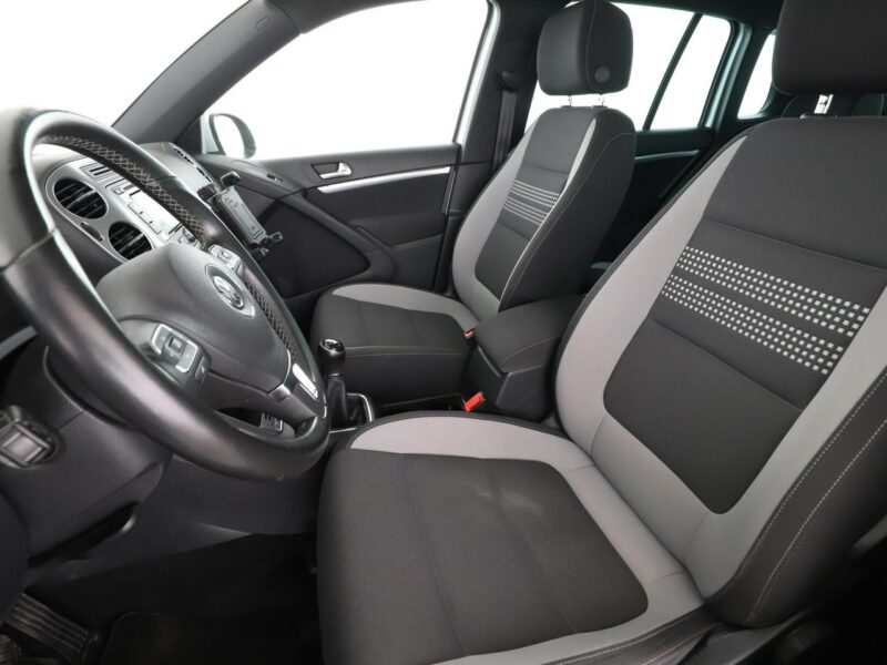 Volkswagen Tiguan 4X4 160KM Navi Klimatyzacja Panorama Podgrzewane fotele Czujniki parko I (2007-2016)
