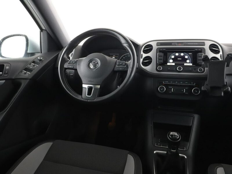 Volkswagen Tiguan 4X4 160KM Navi Klimatyzacja Panorama Podgrzewane fotele Czujniki parko I (2007-2016)