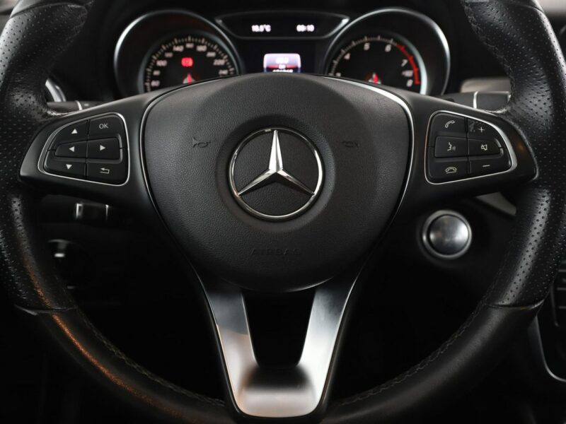 Mercedes GLA 180 FV23% automat półskóra navi kamera tempomat klima-auto