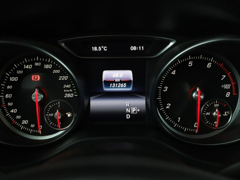 Mercedes GLA 180 FV23% automat półskóra navi kamera tempomat klima-auto