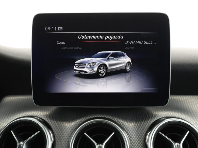 Mercedes GLA 180 FV23% automat półskóra navi kamera tempomat klima-auto