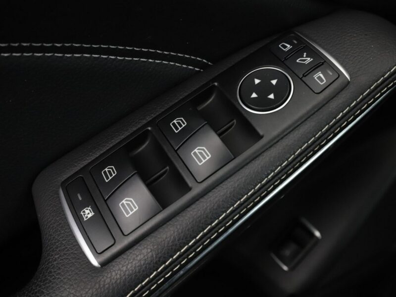Mercedes GLA 180 FV23% automat półskóra navi kamera tempomat klima-auto