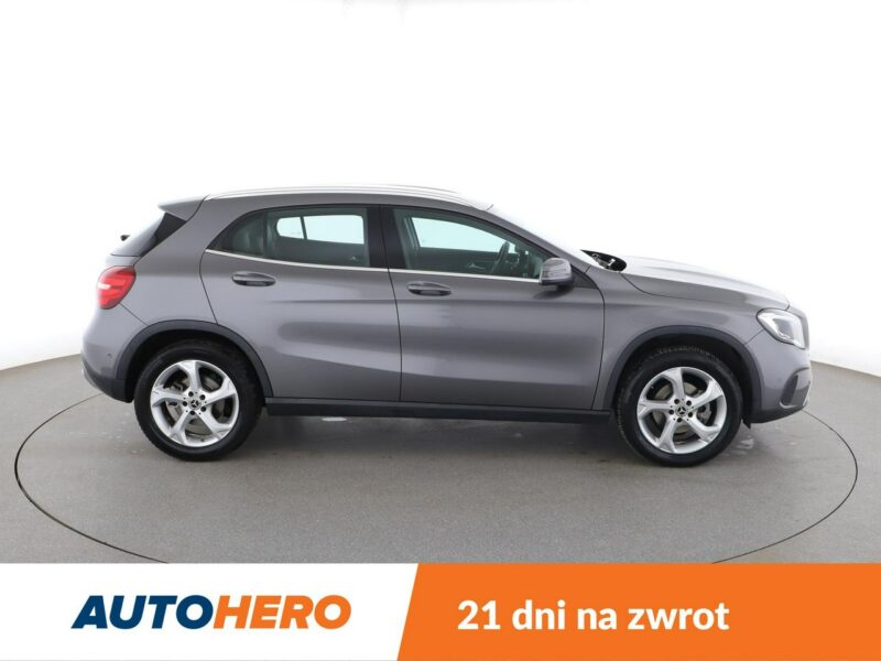 Mercedes GLA 180 FV23% automat półskóra navi kamera tempomat klima-auto