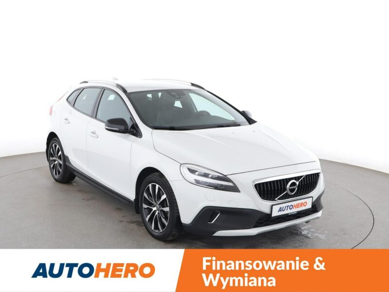 Volvo V40 Cross Country CrossCountry T3 Momentum automat skóra grzane fotele PDC-kamera tempom