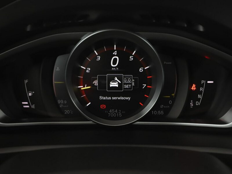Volvo V40 Cross Country CrossCountry T3 Momentum automat skóra grzane fotele PDC-kamera tempom