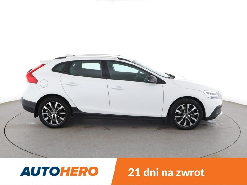 Volvo V40 Cross Country CrossCountry T3 Momentum automat skóra grzane fotele PDC-kamera tempom