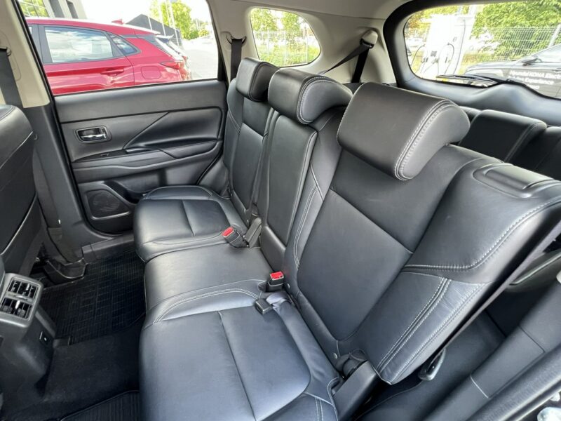 Mitsubishi Outlander 2.0 150KM 4WD CVT Instyle Plus 7os. Pierwszy wł. Skóra Panorama FV23 III (2012-)