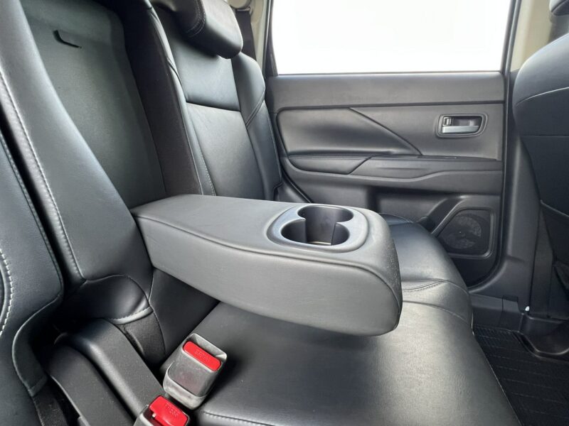 Mitsubishi Outlander 2.0 150KM 4WD CVT Instyle Plus 7os. Pierwszy wł. Skóra Panorama FV23 III (2012-)