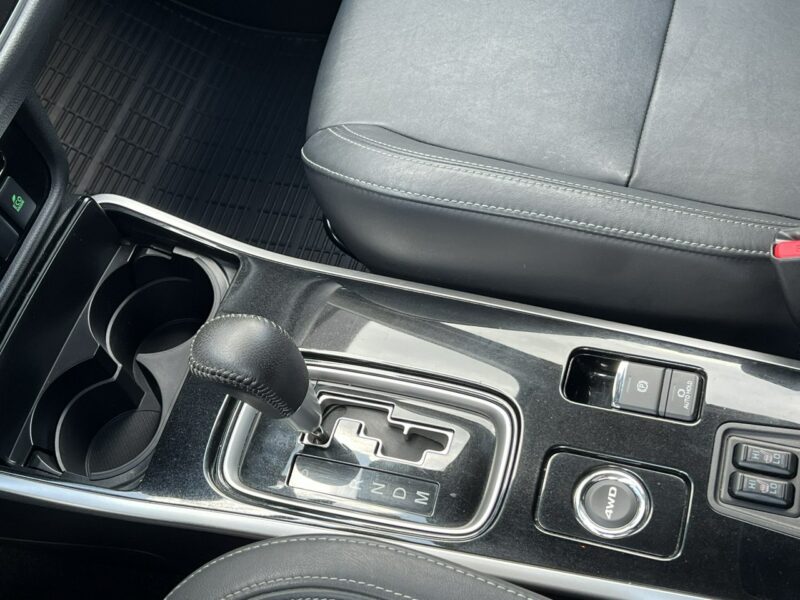 Mitsubishi Outlander 2.0 150KM 4WD CVT Instyle Plus 7os. Pierwszy wł. Skóra Panorama FV23 III (2012-)