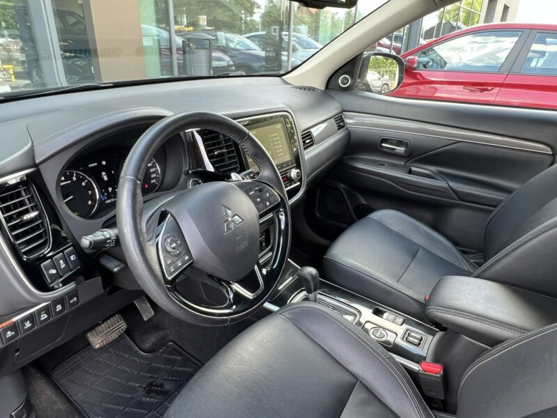 Mitsubishi Outlander 2.0 150KM 4WD CVT Instyle Plus 7os. Pierwszy wł. Skóra Panorama FV23 III (2012-)