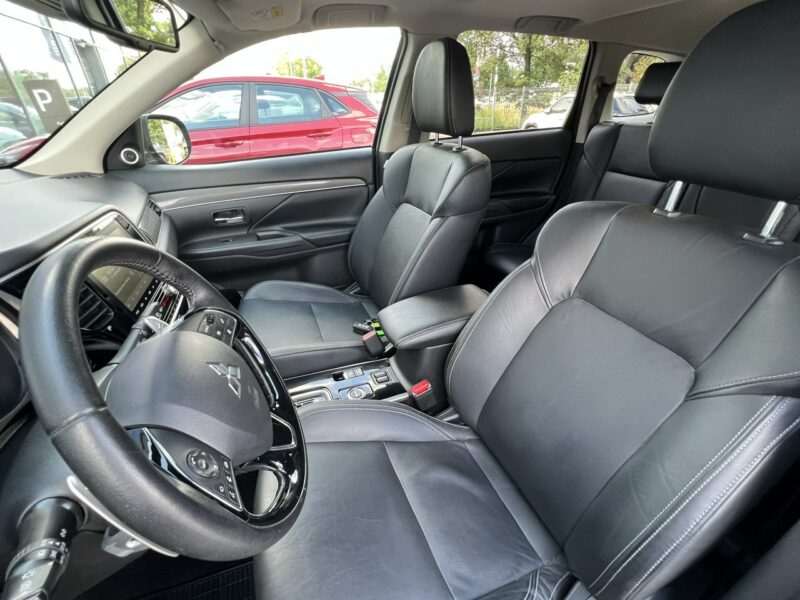 Mitsubishi Outlander 2.0 150KM 4WD CVT Instyle Plus 7os. Pierwszy wł. Skóra Panorama FV23 III (2012-)