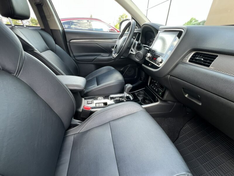 Mitsubishi Outlander 2.0 150KM 4WD CVT Instyle Plus 7os. Pierwszy wł. Skóra Panorama FV23 III (2012-)