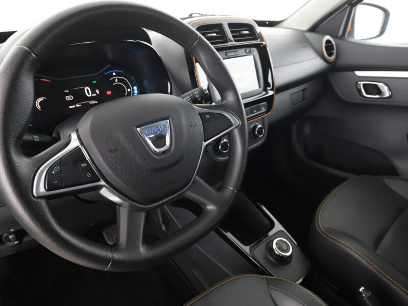 Dacia spring skóra navi LED kamera i czujniki parkowania