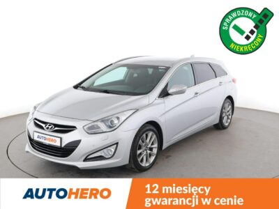 Hyundai i40 grzane fotele navi PDC-kamera hak tempomat xenon