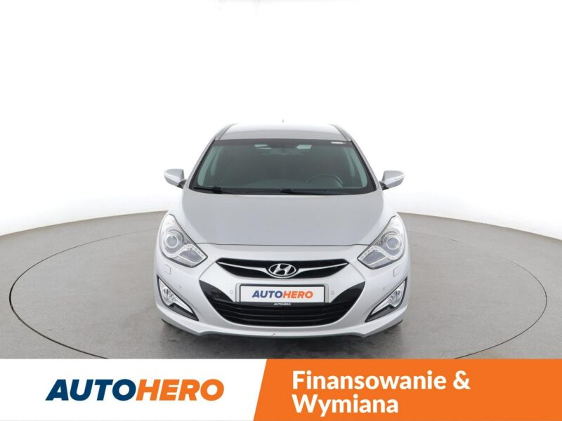 Hyundai i40 grzane fotele navi PDC-kamera hak tempomat xenon