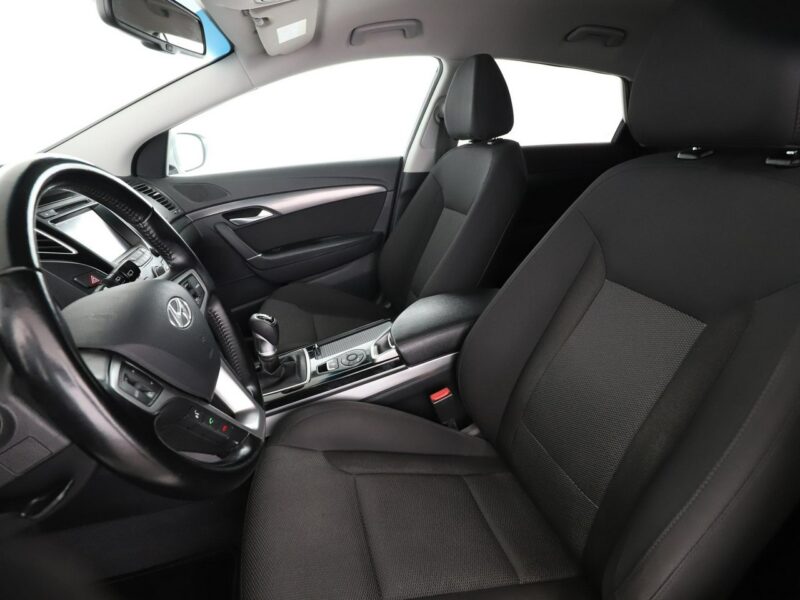 Hyundai i40 grzane fotele navi PDC-kamera hak tempomat xenon