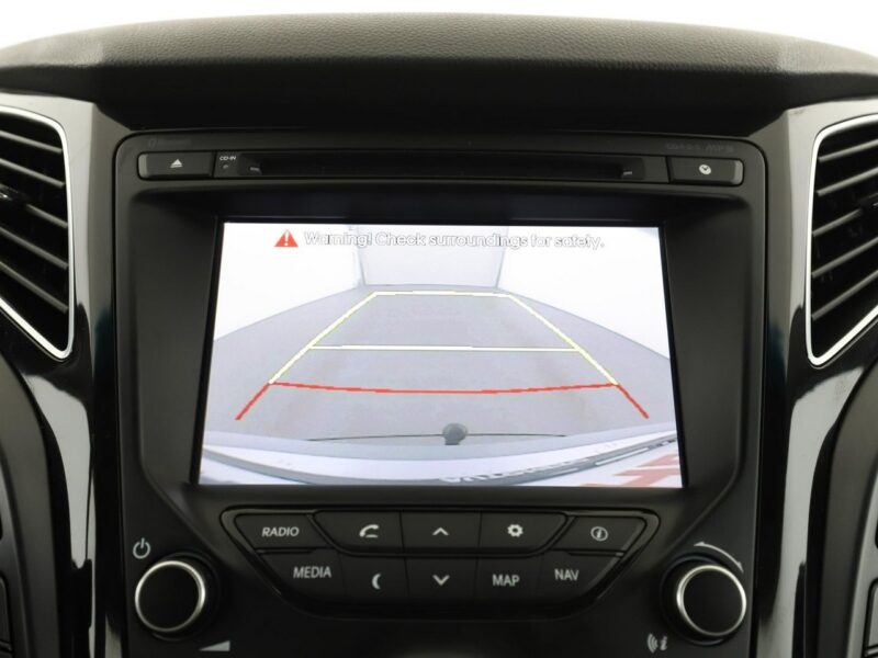 Hyundai i40 grzane fotele navi PDC-kamera hak tempomat xenon