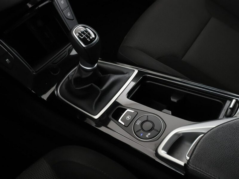 Hyundai i40 grzane fotele navi PDC-kamera hak tempomat xenon