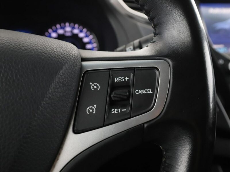Hyundai i40 grzane fotele navi PDC-kamera hak tempomat xenon