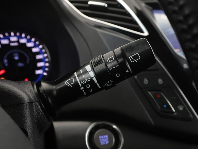 Hyundai i40 grzane fotele navi PDC-kamera hak tempomat xenon