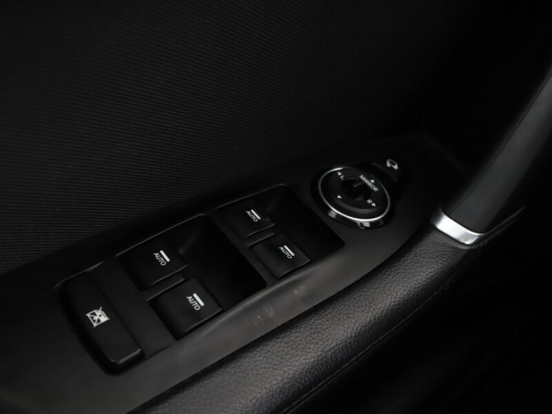 Hyundai i40 grzane fotele navi PDC-kamera hak tempomat xenon