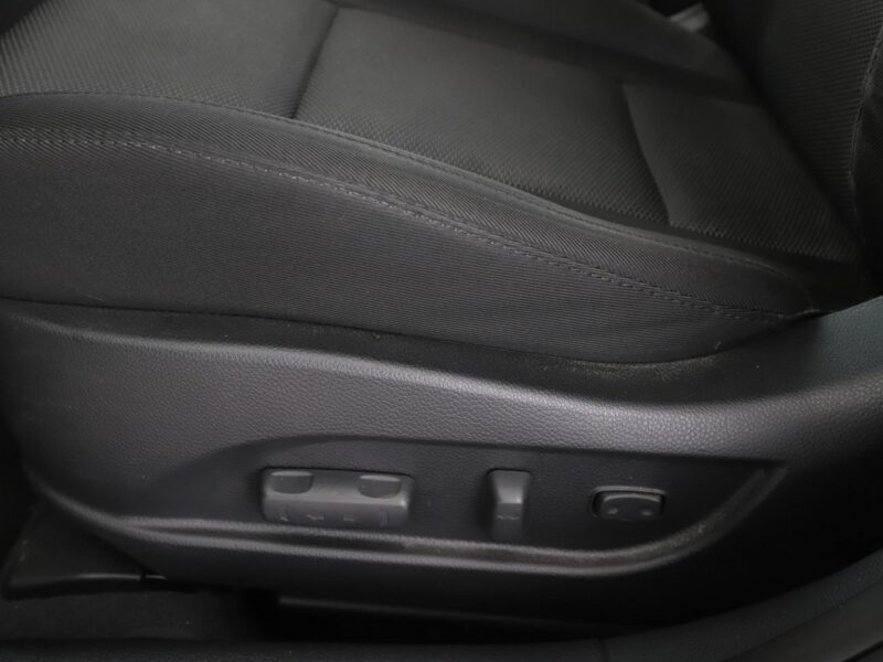 Hyundai i40 grzane fotele navi PDC-kamera hak tempomat xenon