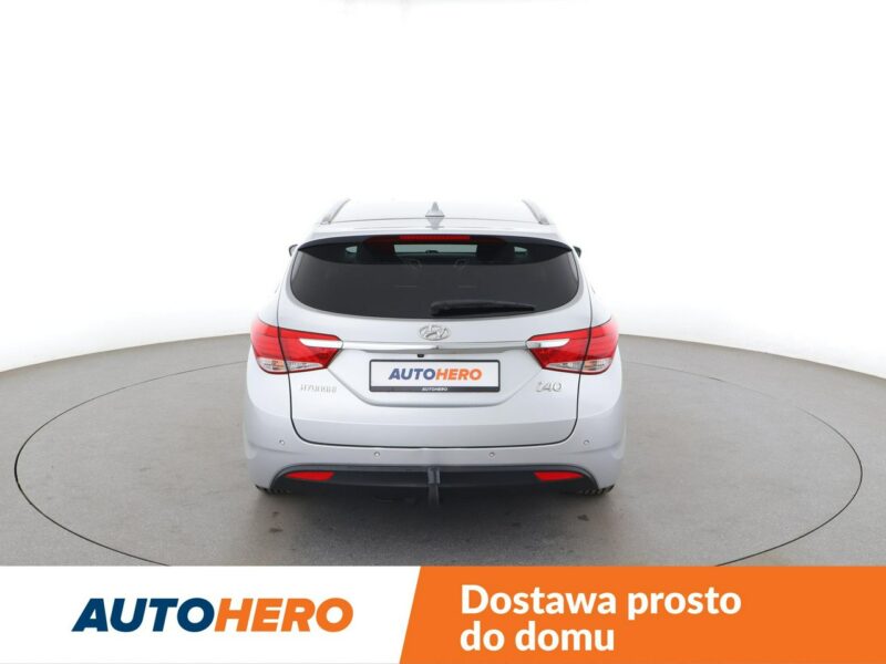 Hyundai i40 grzane fotele navi PDC-kamera hak tempomat xenon