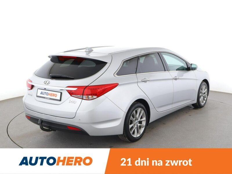 Hyundai i40 grzane fotele navi PDC-kamera hak tempomat xenon