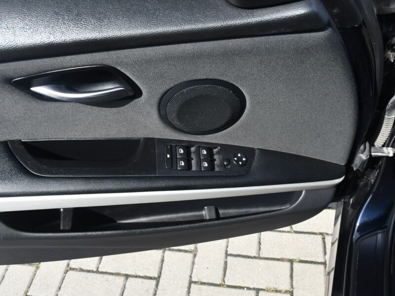 BMW 318 2,0benz Klimatr 2str. Podgrzew.Fotele.Parktronic,kredyt.OKAZJA E90 (2005-2012)