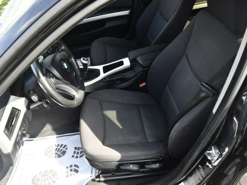 BMW 318 2,0benz Klimatr 2str. Podgrzew.Fotele.Parktronic,kredyt.OKAZJA E90 (2005-2012)